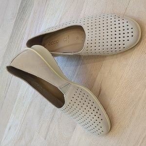 Ecco leather lined slip on wedge loafer sz 8.5 light gray